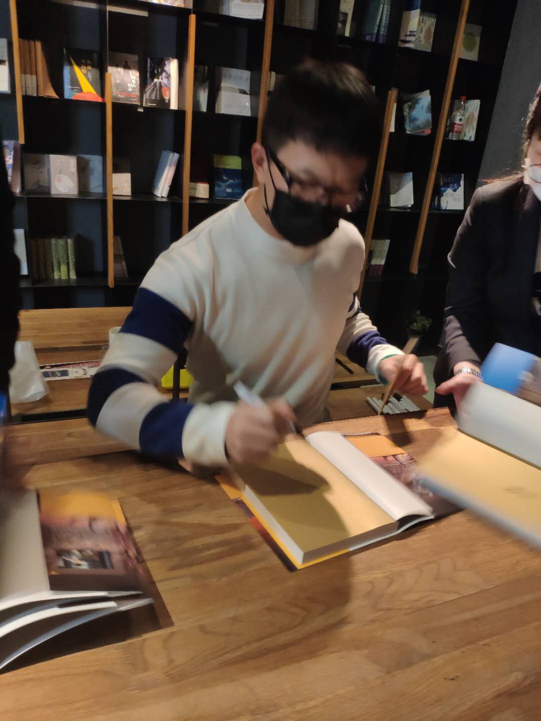 请输入图片描述 请输入图片描述